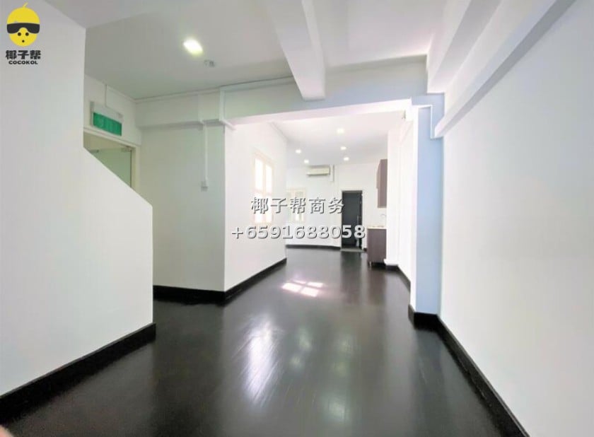 【办公室出租】CBD店屋 1
