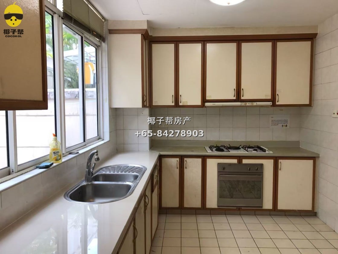 For Rent: Master Bedroom in Beauty World MRT Apartment 5