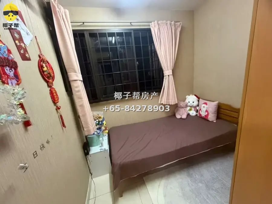 【出租】惹兰勿刹地铁旁普通房 限女生月租 家具齐全 2