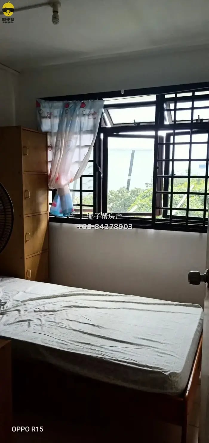【出租】兀兰高楼角头单间 包水电可报地址 限马籍女生 1