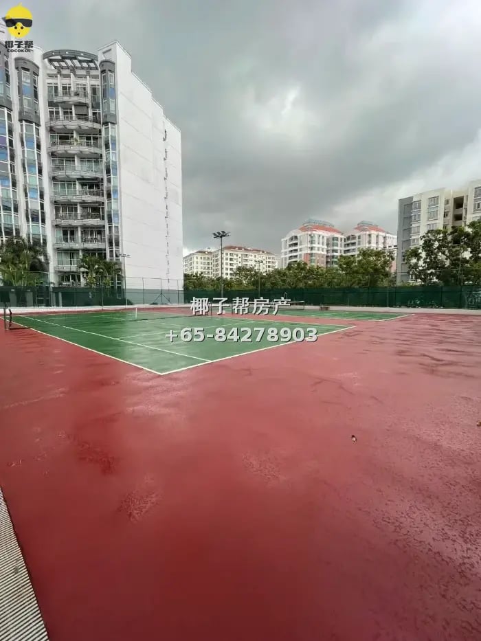 6-minute walk to Hillview MRT Station. Condo junior master r 2