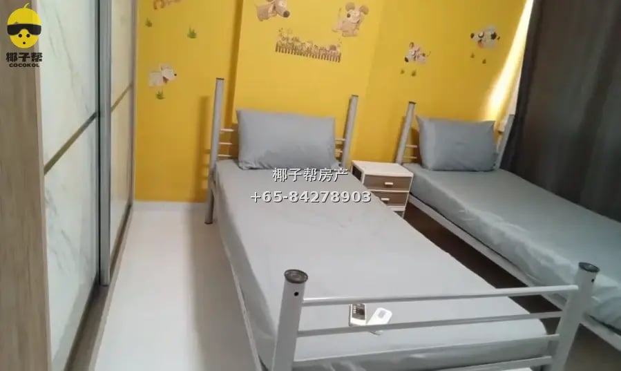 Female single room in HDB flat next to Hougang/Buangkok MRT 1