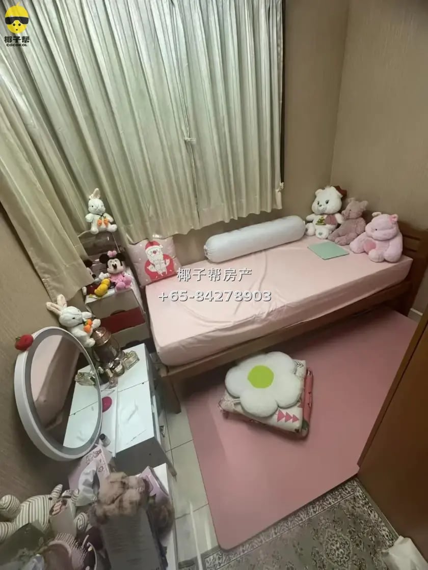 【出租】惹兰勿刹地铁旁普通房 限女生月租 家具齐全 1