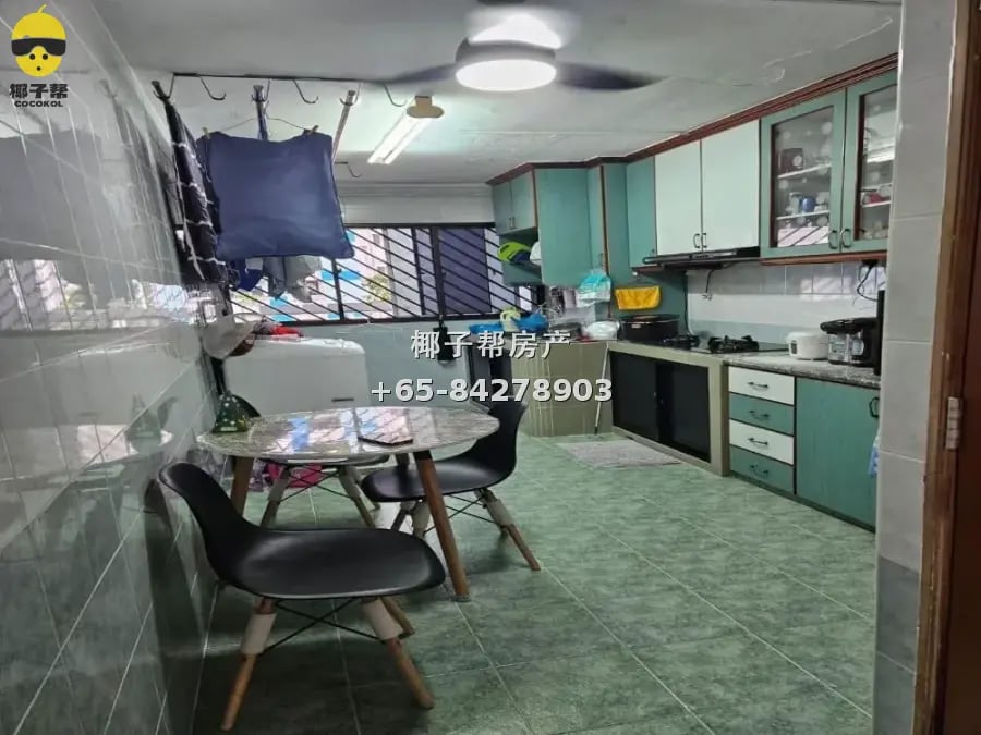 Super large master bedroom next to Bukit Gombak MRT, private 4