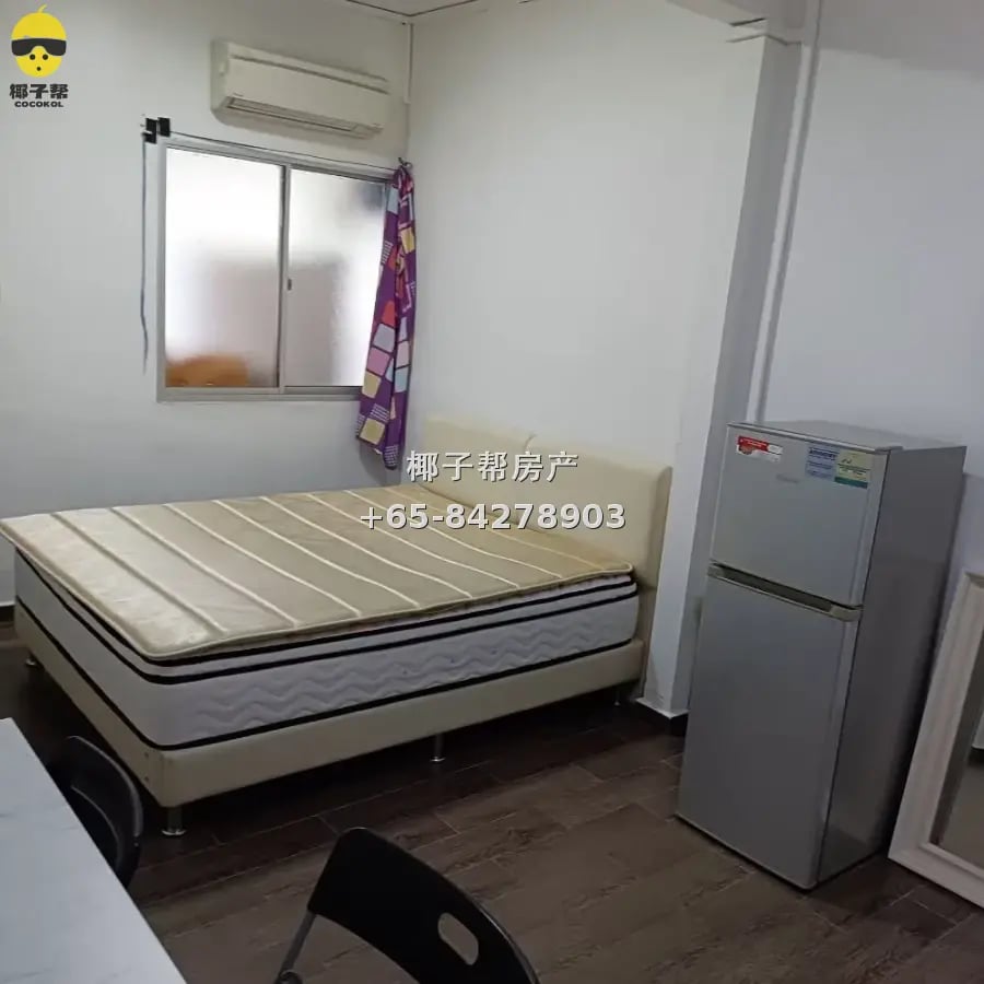 Eunos Terrace House Master Bedroom – Near MRT, Free Parking, 5