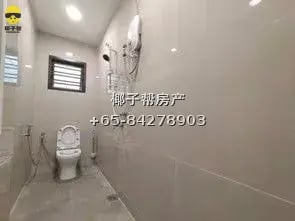 【出租】兀兰高楼角头单间 包水电可报地址 限马籍女生 4