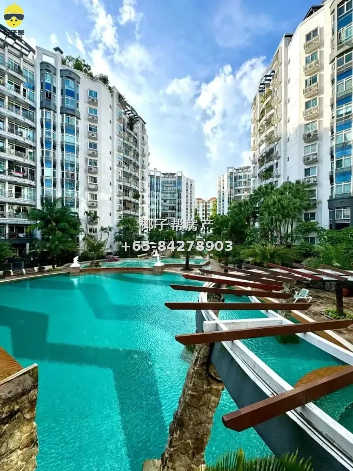 6-minute walk to Hillview MRT Station. Condo junior master r 1