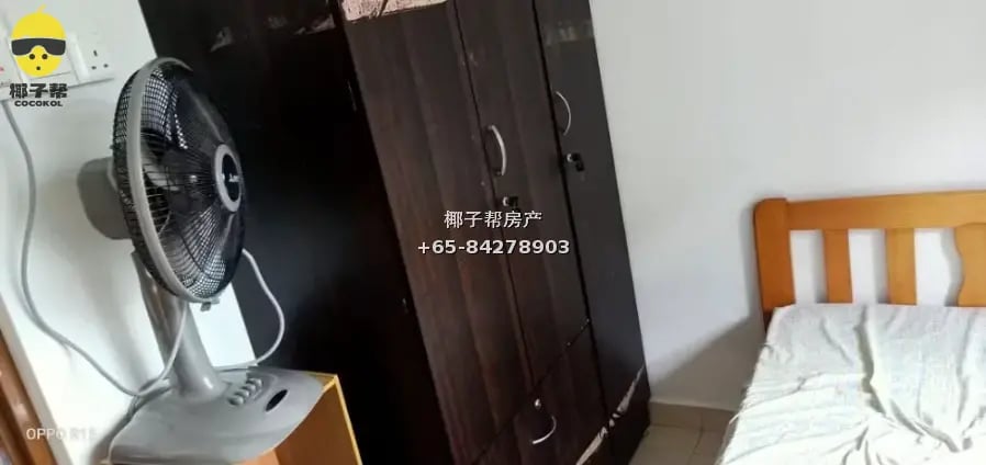 【出租】兀兰高楼角头单间 包水电可报地址 限马籍女生 2