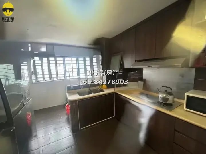 宏茂桥大牌576，有间4房式3个房间，套房出租 5