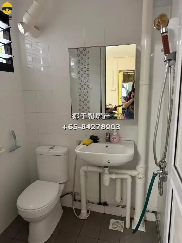 Bedok, 勿洛 Blk 211 两居室组屋(2 Bedrooms), 近 MRT, 购物中心和学校 3