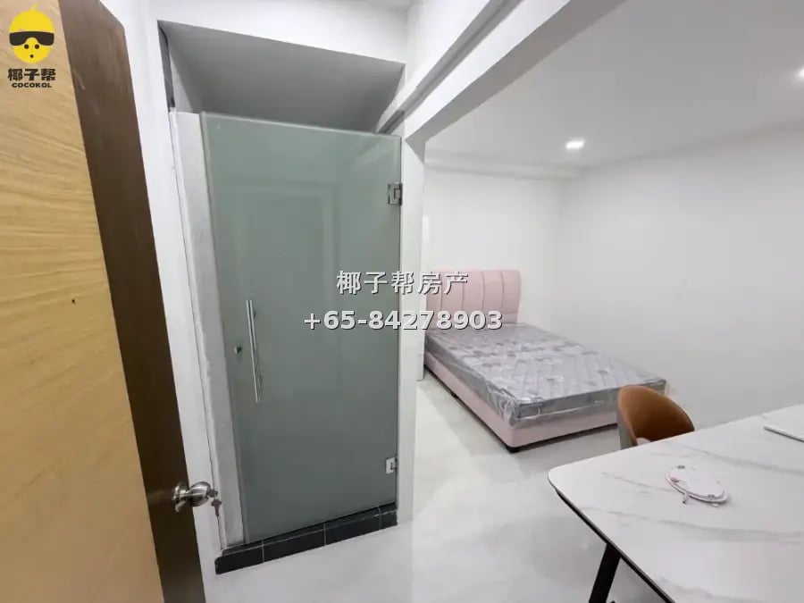 阿裕尼地铁站新装修主人房出租 2