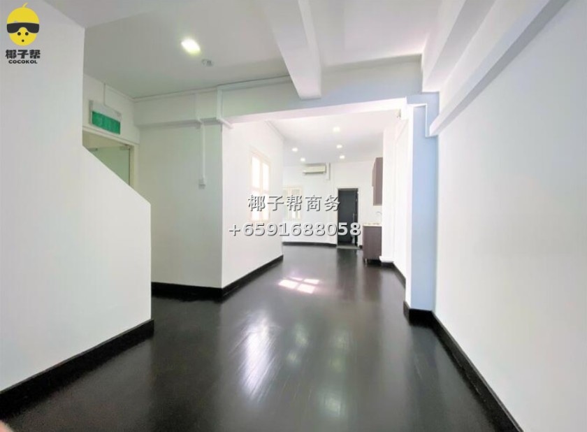 【办公室出租】CBD店屋 1