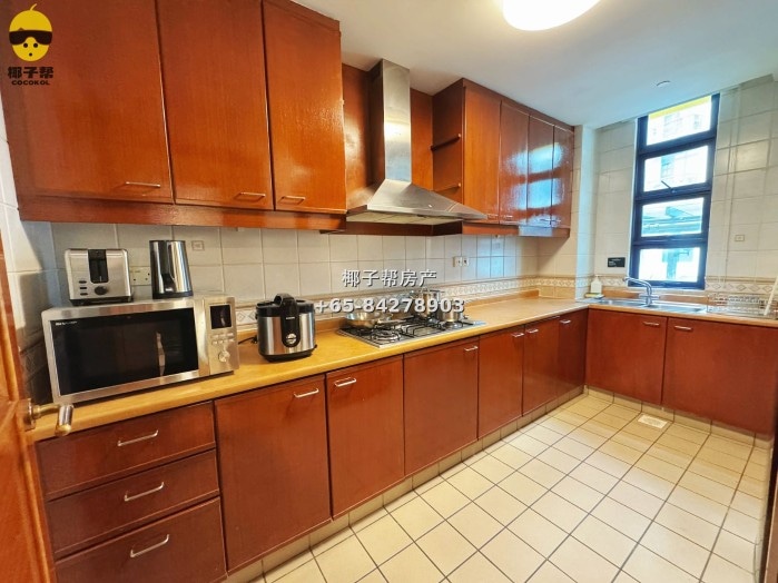 For rent: PSB/Kaplan/Bowen River Valley campus hotel-style river view master room (all females) 4