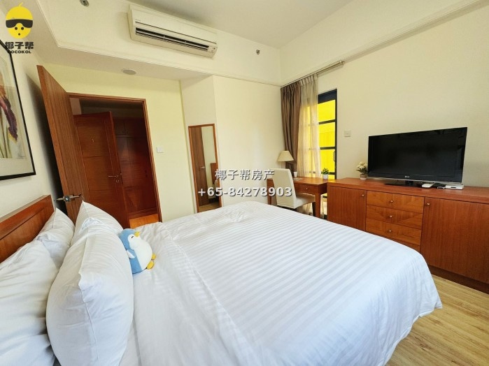 For rent: PSB/Kaplan/Bowen River Valley campus hotel-style river view master room (all females) 2