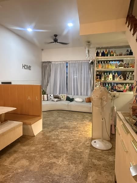 位于高文（Kovan）宝发路（Poh Huat Road）的稀有999年地契联排别墅出售 4