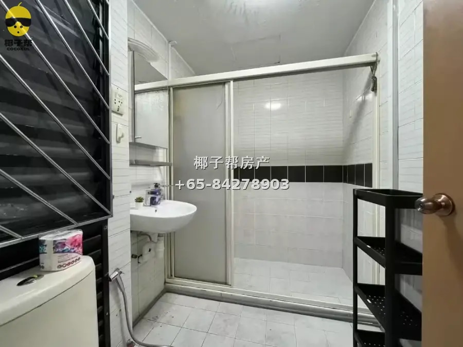 Room in shared apartment at Braddell, about 7 minutes' walk 5