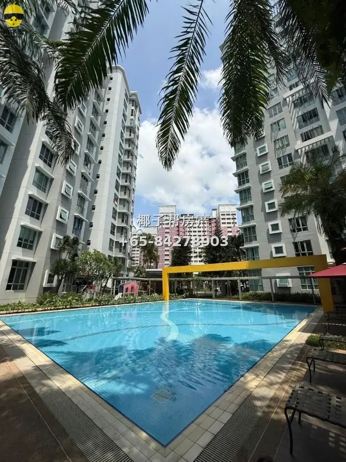 Pasir Ris condominium master bedroom, near MRT, no agent fee 4