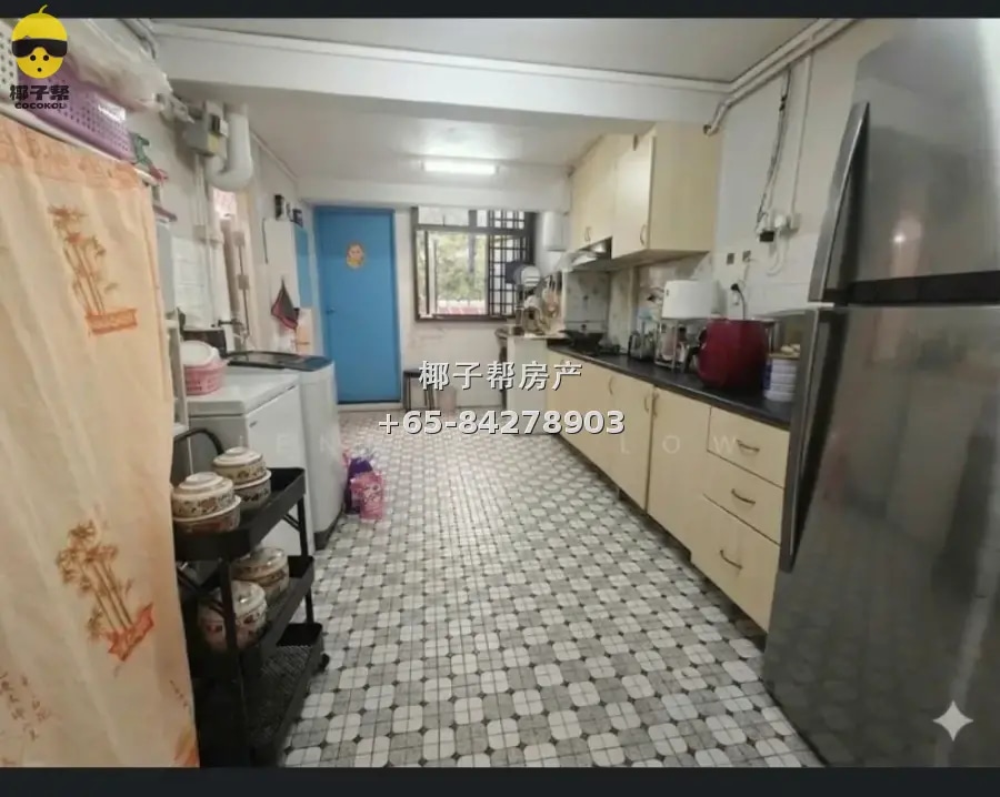 Room in shared flat next to Toa Payoh MRT, utilities include 3