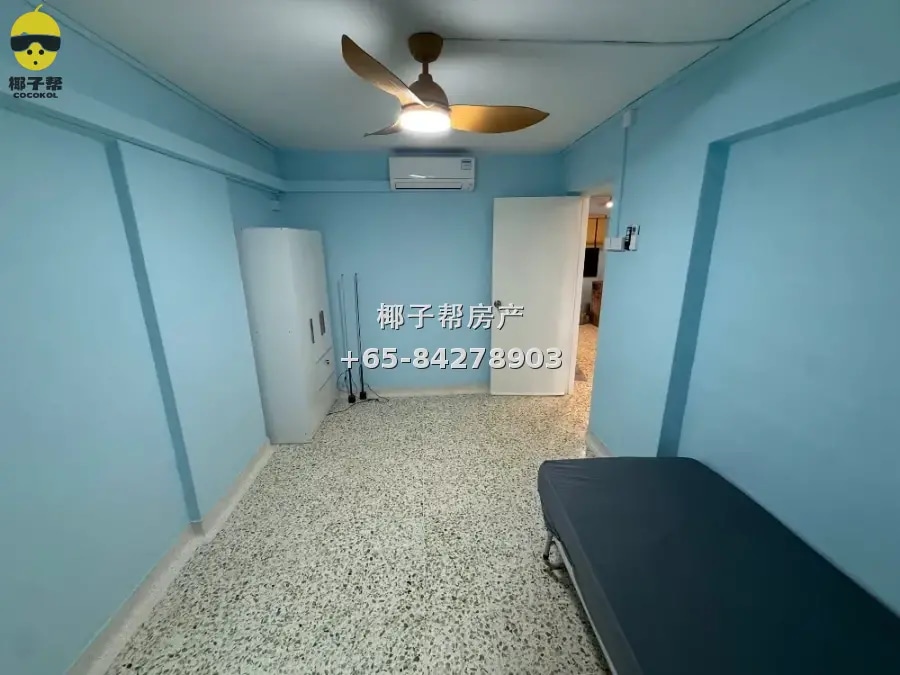 Common room in HDB flat next to Jalan Besar MRT station. 5-m 2