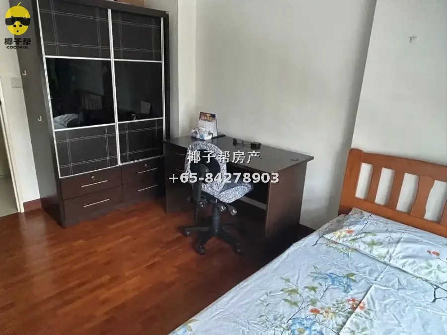 HDB common room next to Punggol MRT, utilities included, add 1