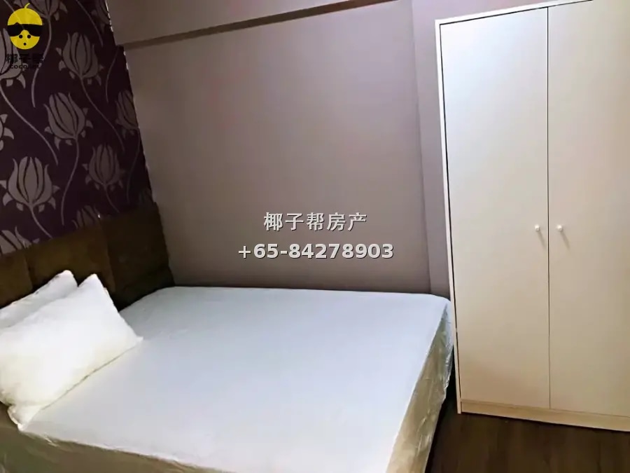 Single room in female shared apartment near Tiong Bahru MRT 1