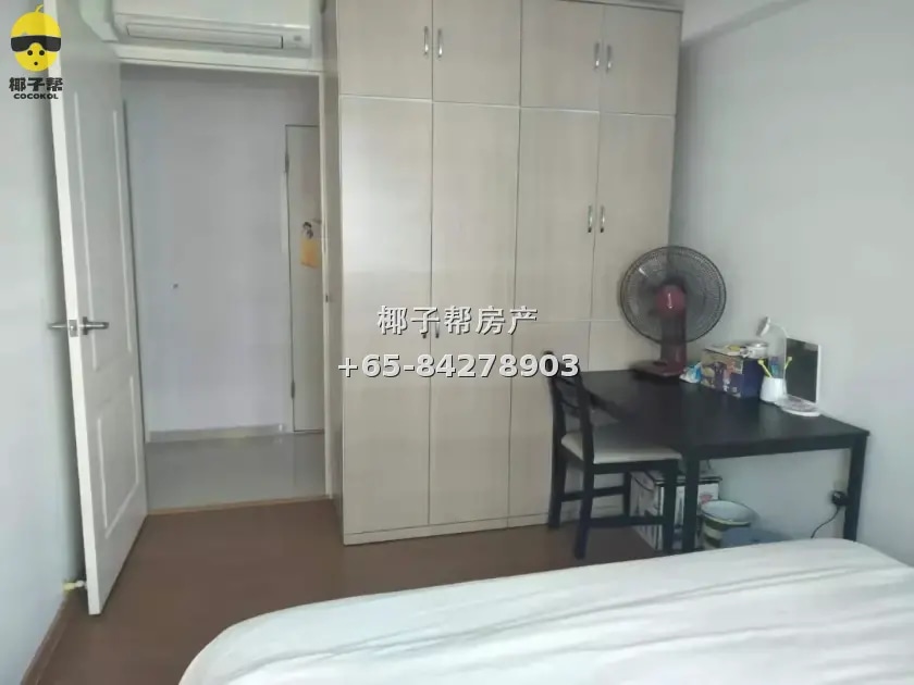 Punggol Crest female single room, near MRT, utilities includ 2