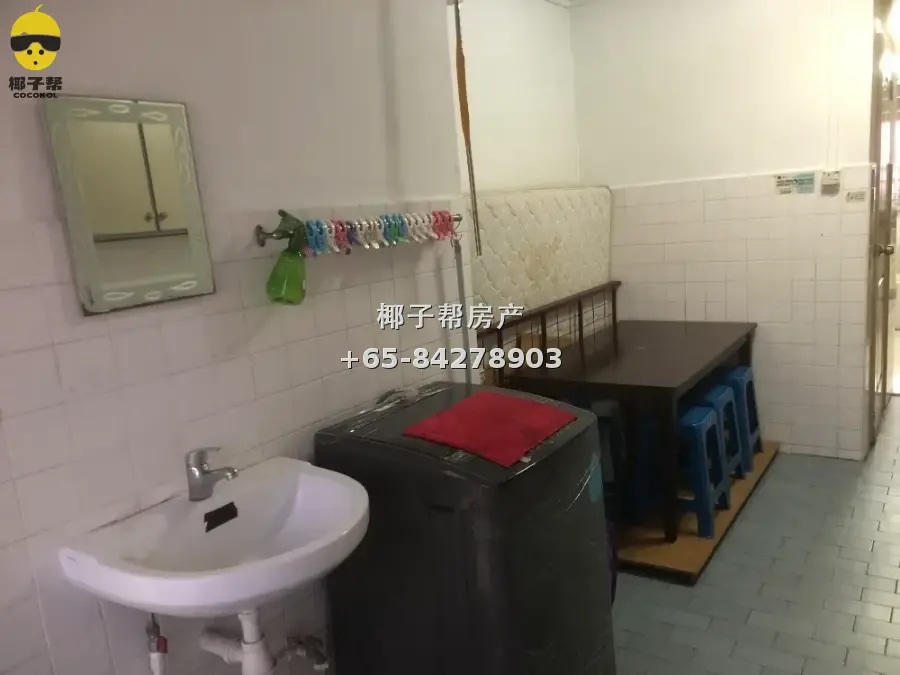 Whole HDB flat for rent in Yishun, 2 bedrooms and 1 living r 3