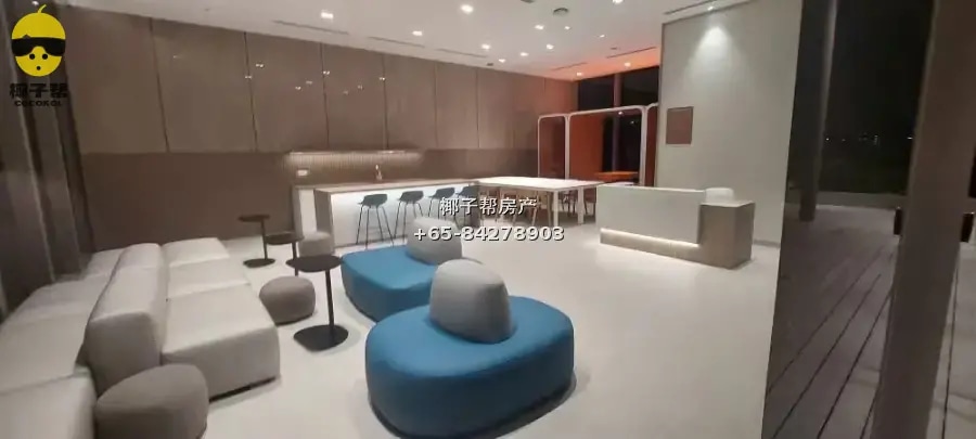 4-room apartment next to Pasir Ris MRT station, 3-minute wal 4