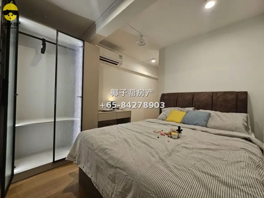 Entire HDB flat beside Queenstown MRT station, 4-room, newly 4