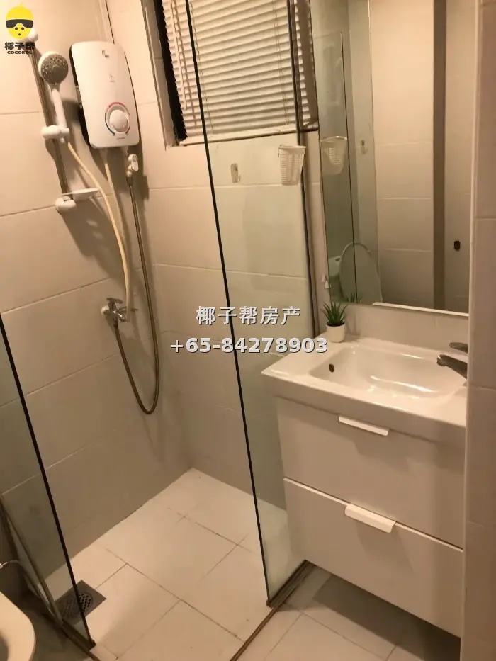 Large master bedroom in an apartment beside Dhoby Ghaut MRT, 4