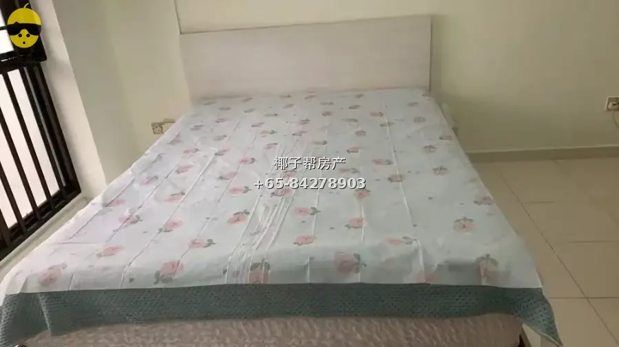Master room 5 mins from Admiralty MRT, utilities included, c 1