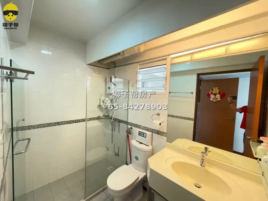 Master bedroom next to Junction 9 mall in Yishun, near MRT, 1