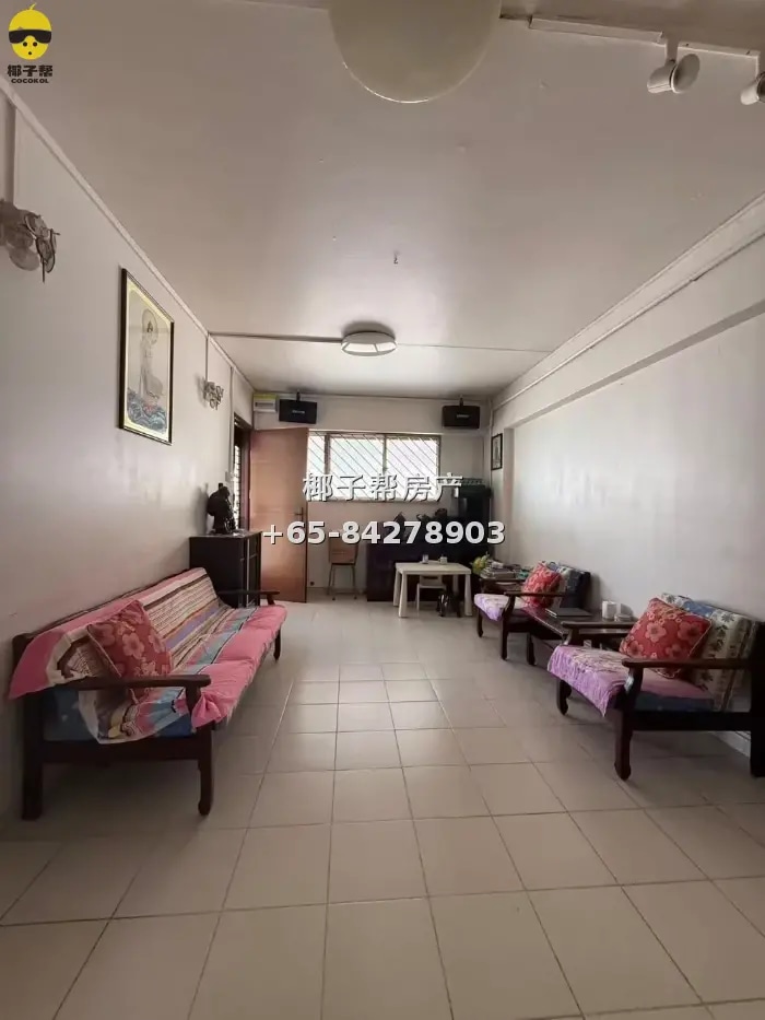 Next to Tampines East MRT, whole HDB flat with 2 bedrooms an 4