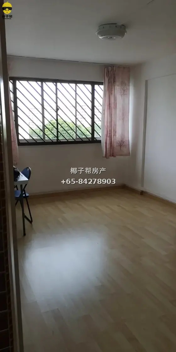 Female bed space in HDB flat next to Khatib MRT station, 2-m 3