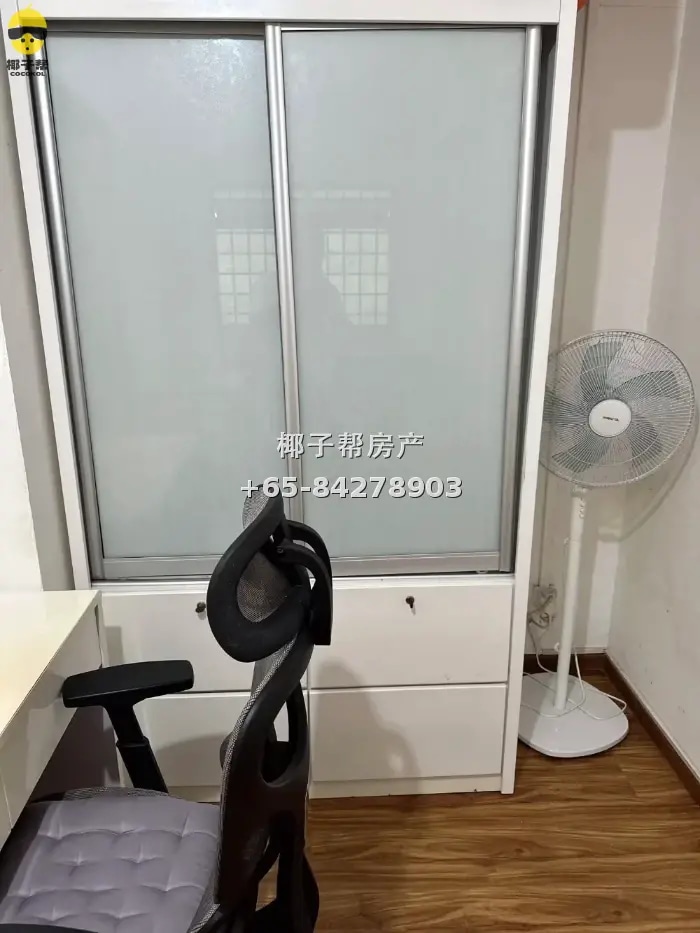 1-minute walk from Admiralty MRT station. HDB common room fo 2