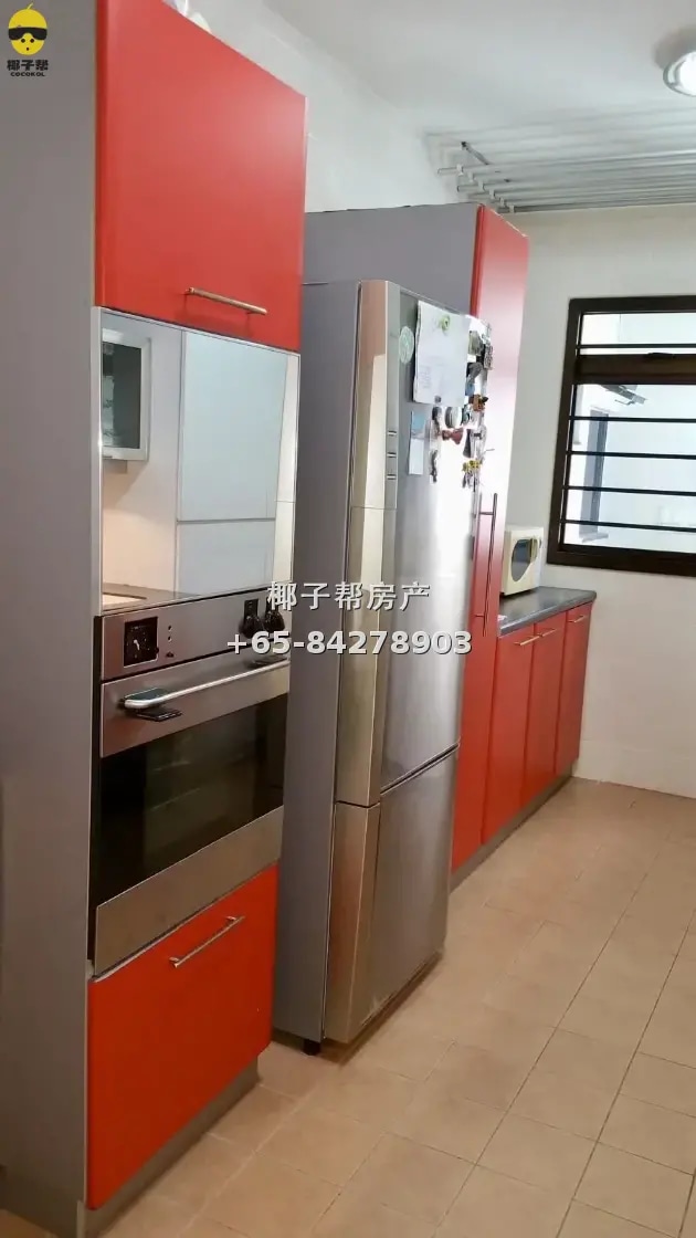 3-room HDB flat near Tongkang MRT/LRT in Sengkang, 1195 sq f 4
