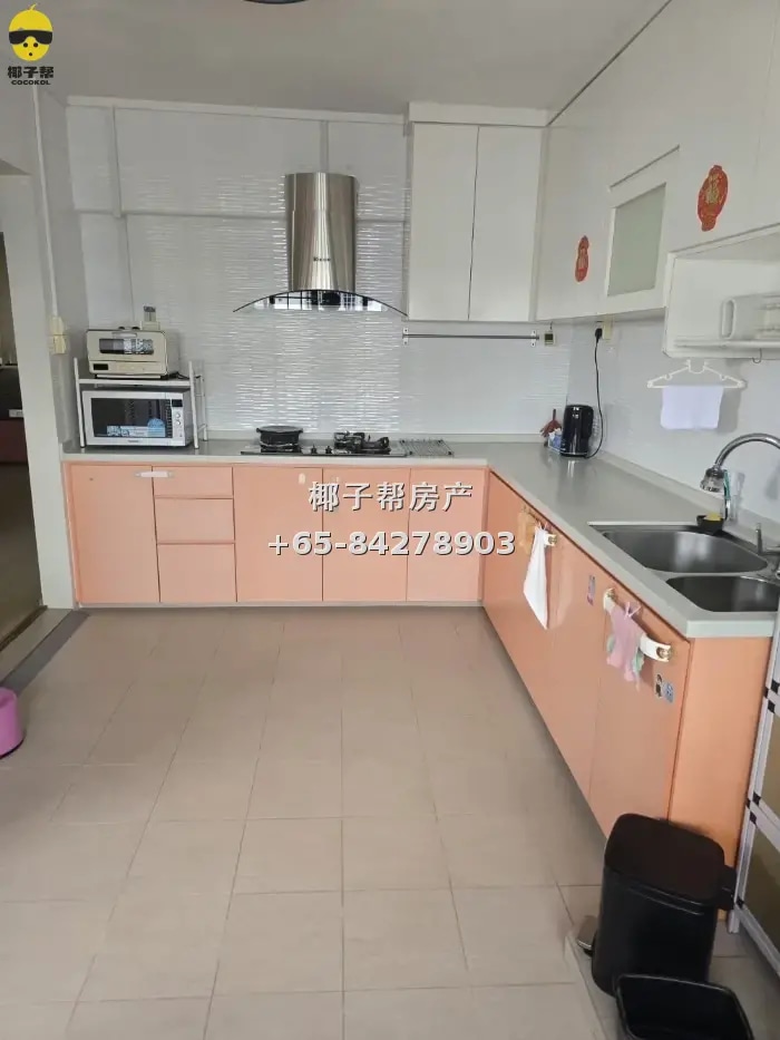Entire HDB flat in Serangoon North, 3-bedroom 2-bathroom cor 2