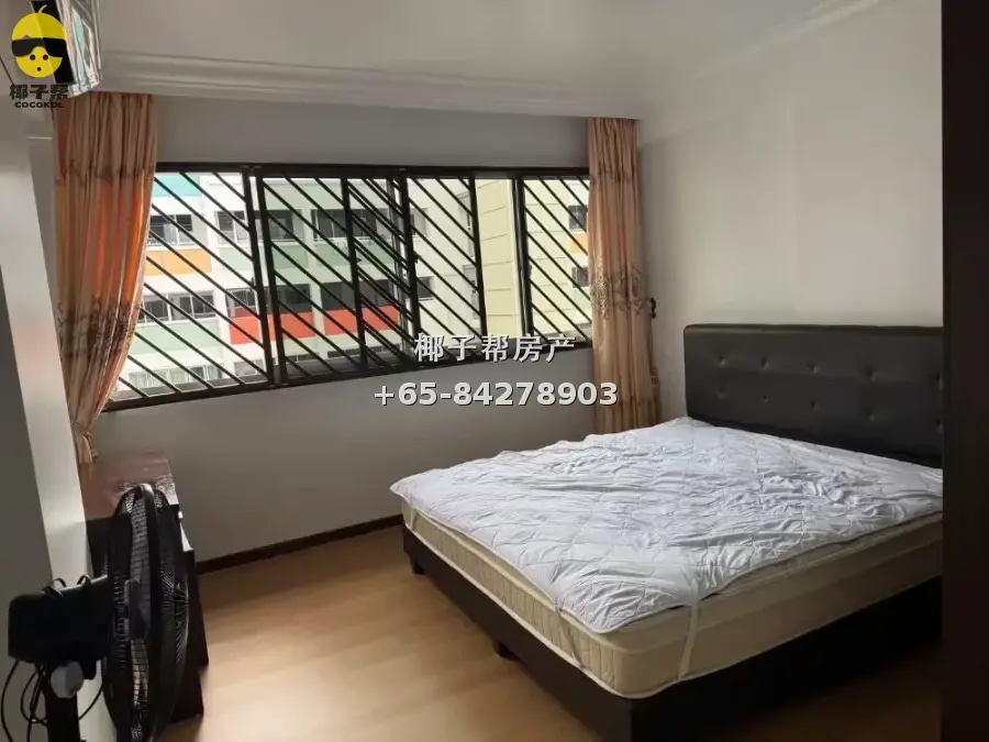 Shared room next to Choa Chu Kang South View Station. Includ 3