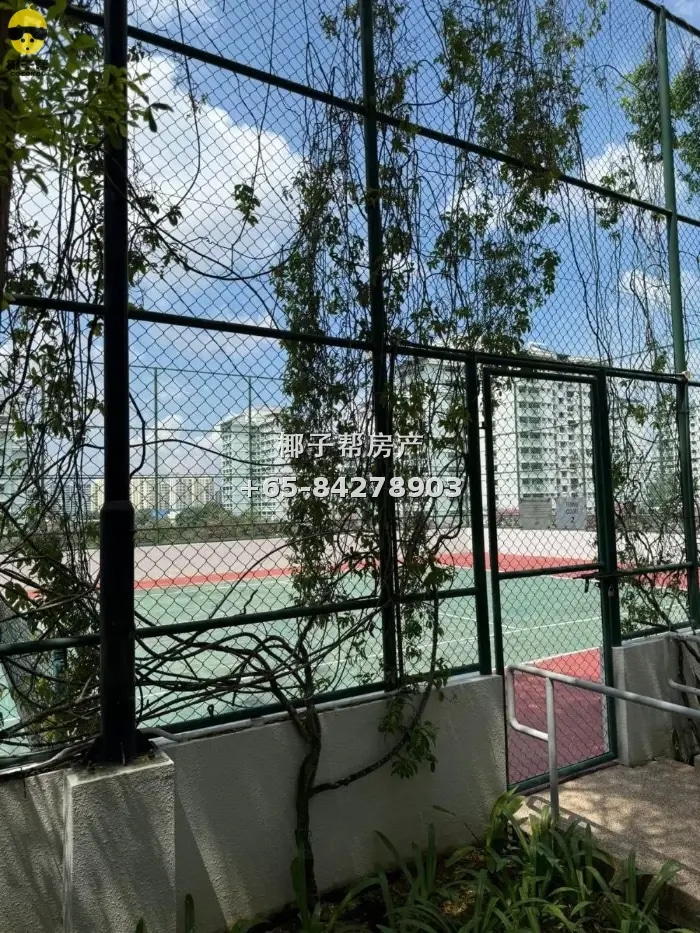 Pasir Ris condominium master bedroom, near MRT, no agent fee 2