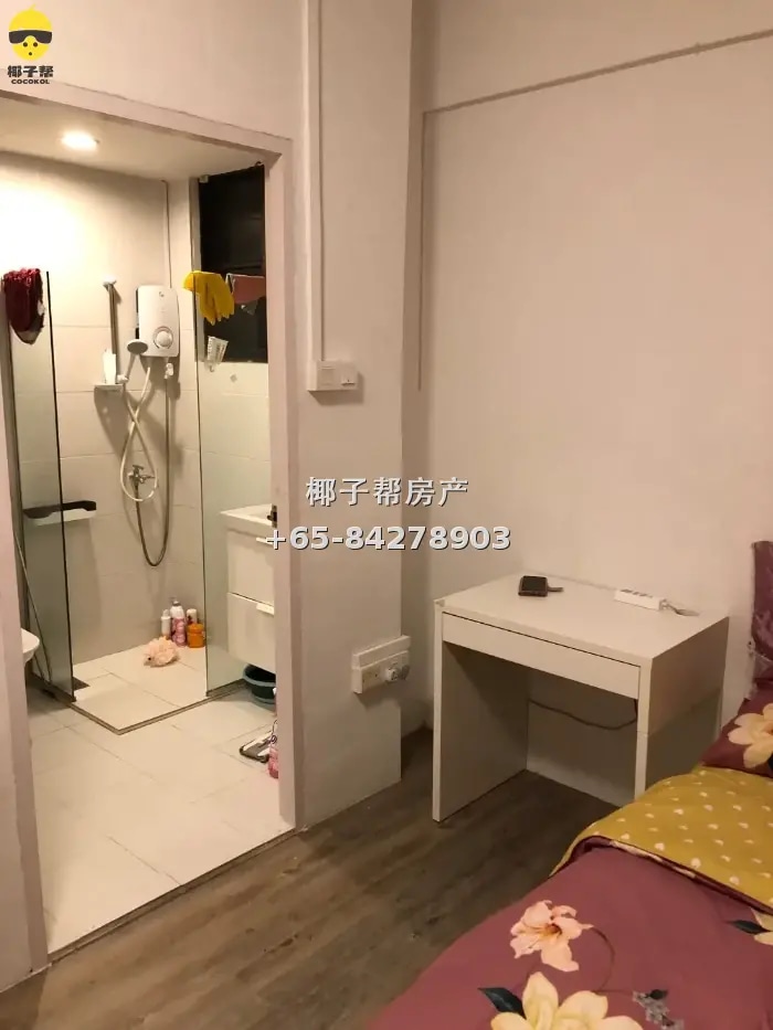 Large master bedroom in an apartment beside Dhoby Ghaut MRT, 3
