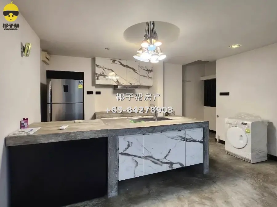 Common room in apartment 1 minute from Chinatown MRT, furnis 6