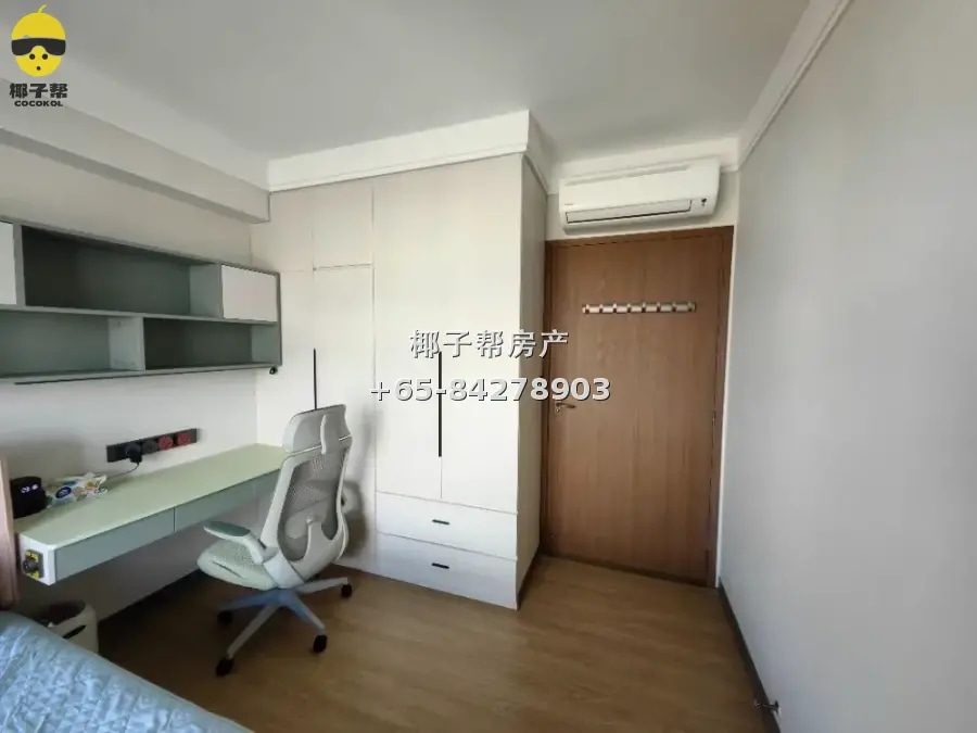 HDB smart home common room next to Chinese Garden MRT. Utili 1