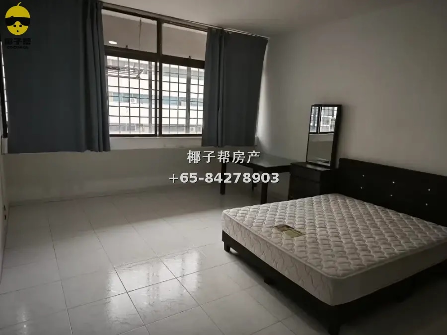 Master room next to Chinatown MRT with private bathroom, uti 1