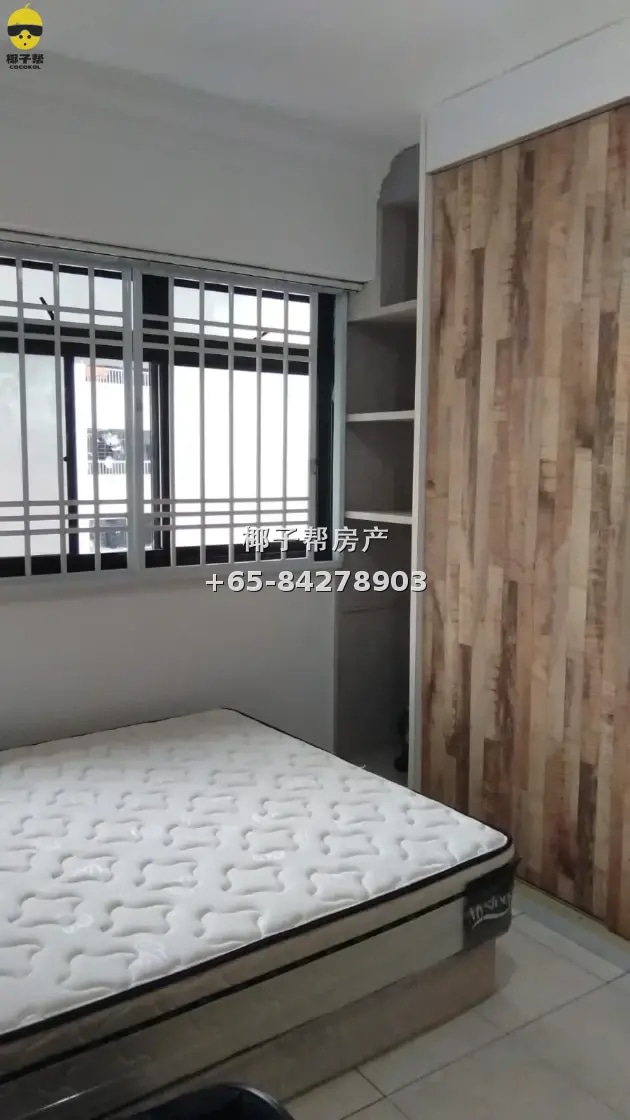 Large HDB room next to Woodlands South MRT, 7-minute walk to 1