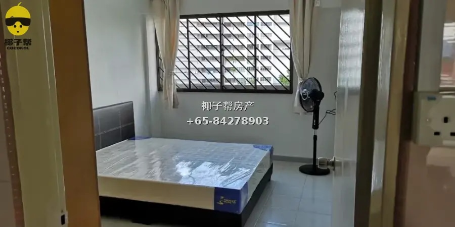 Female bed space in HDB flat next to Khatib MRT station, 2-m 1