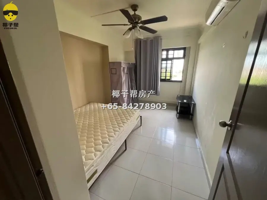 HDB common room 5 mins from Tiong Bahru MRT, all utilities i 1