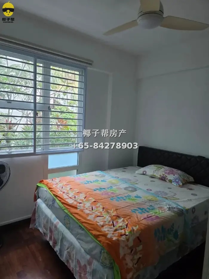 Air-conditioned room in Tampines East condominium, near MRT, 1