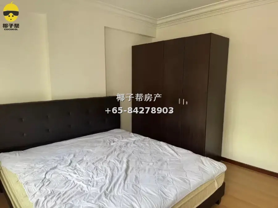 Shared room next to Choa Chu Kang South View Station. Includ 2