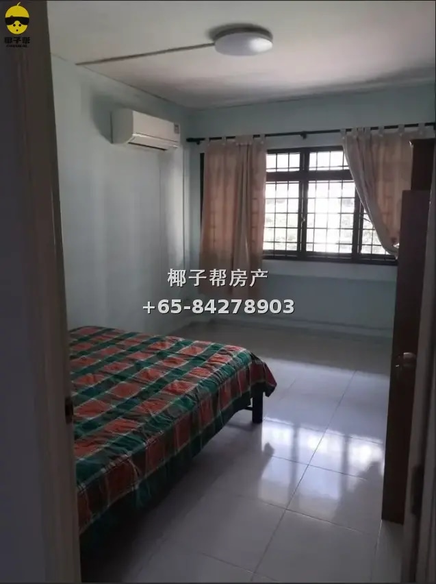 HDB single room next to Sembawang MRT. Utilities included, c 1