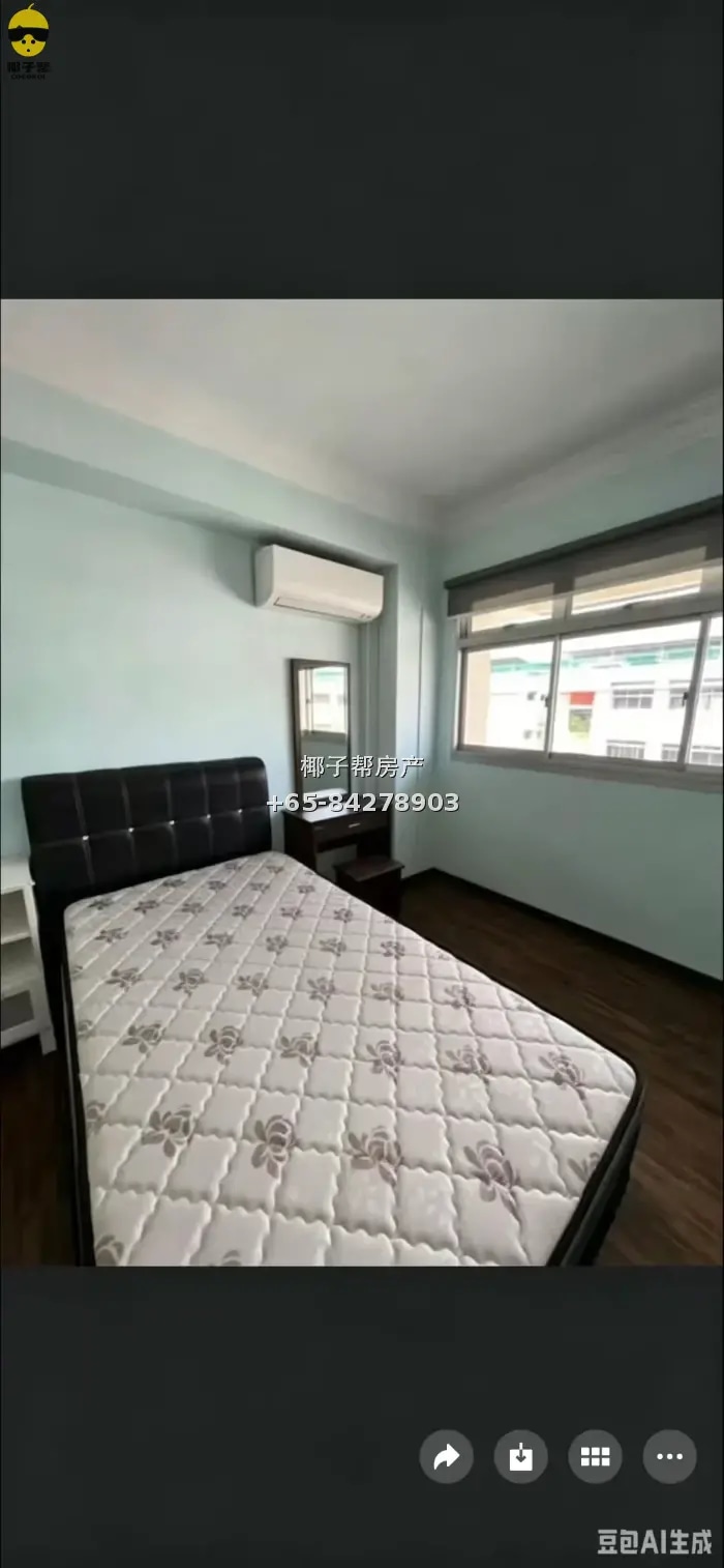 Common room beside Pasir Ris MRT. Water, electricity, and in 4